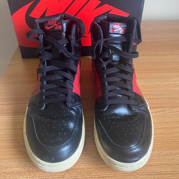 Air Jordan 1 Retro High OG Defiant Couture - Picture 2 of 4